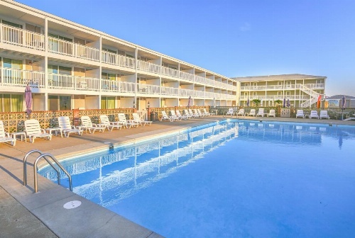 Sandcastle Resort image 5